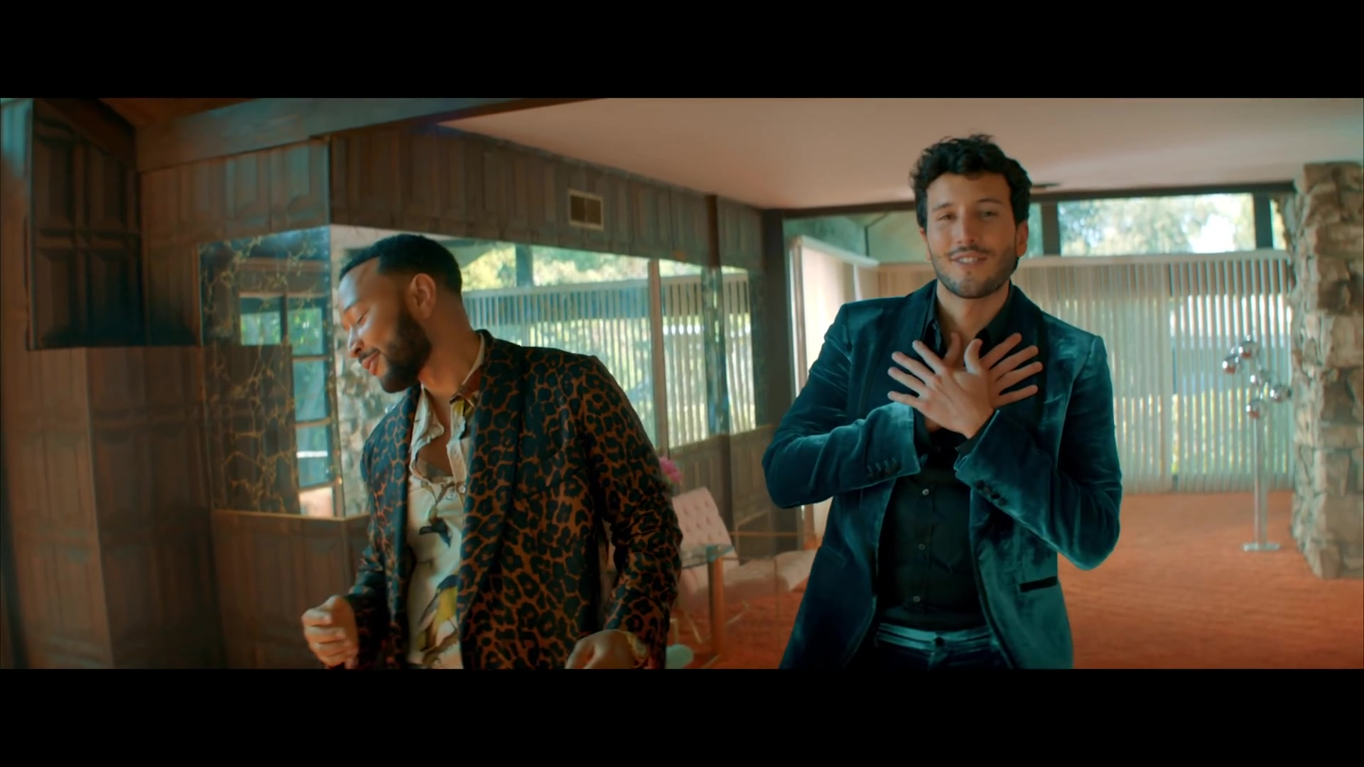 Sebastian Yatra & John Legend - Tacones Rojos